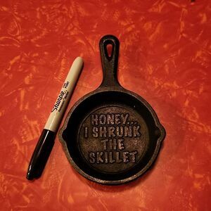 Mini Lodge Cast Iron Pan "Honey I Shrunk the Skillet"